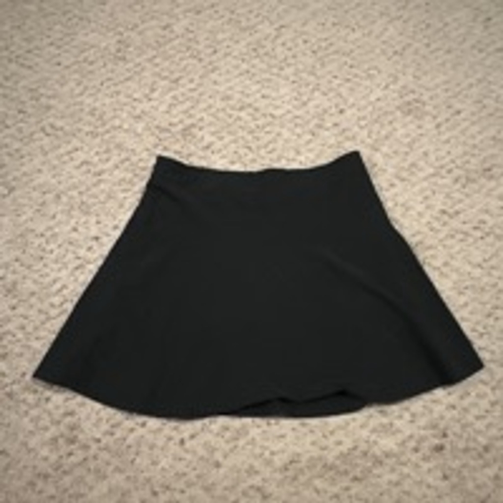 Women's IZOD Skort Size 14 Black